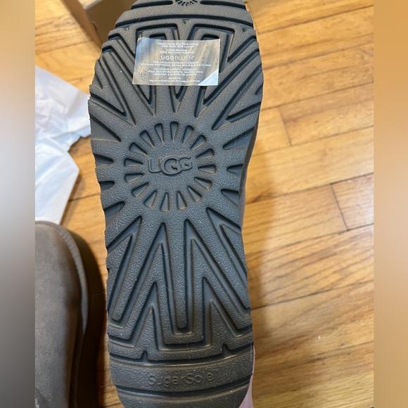 Ugg Mini Platform Boot - Picture 5 of 15